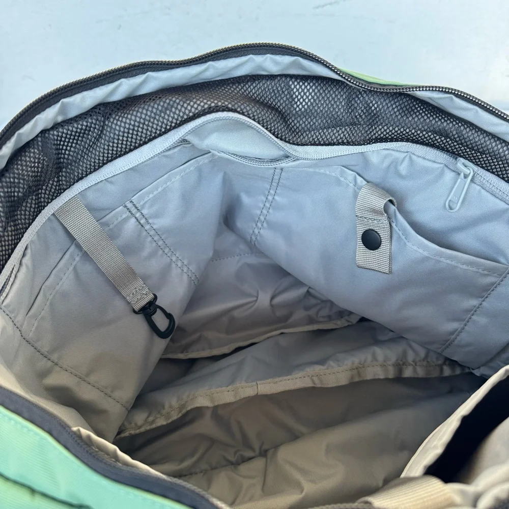 NWT DaKine Verge Weekender 34L Tote Bag - Picture 11 of 11